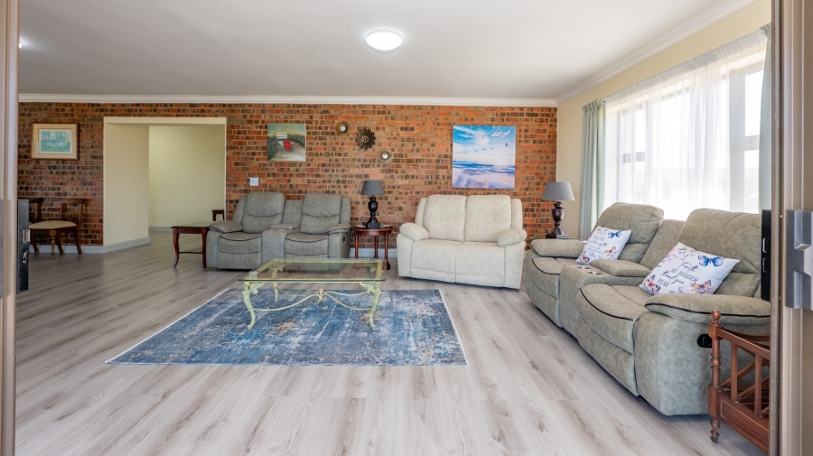 To Let 3 Bedroom Property for Rent in Agulhas Western Cape
